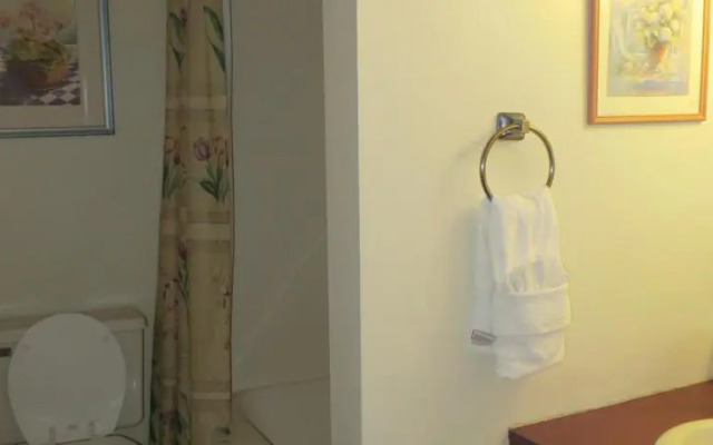 Churchills North Country Lodge LLC