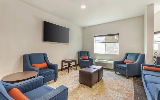 Comfort Inn & Suites