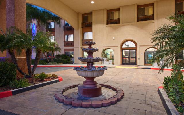 Holiday Inn Express Temecula, an IHG Hotel