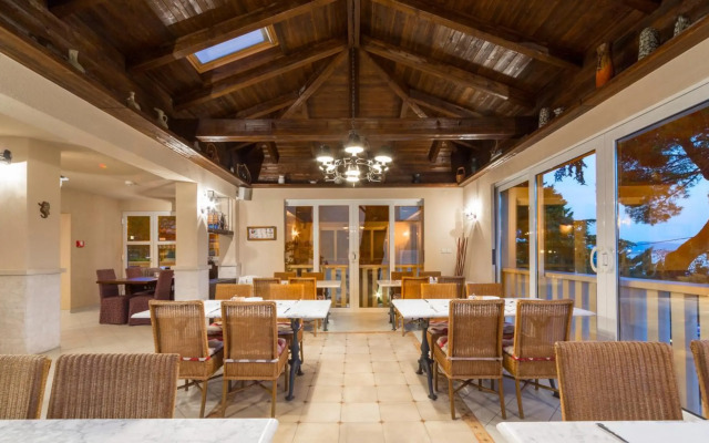 Abalone Hotel