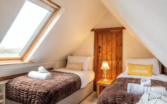 The Threshing Barn-Stunning 5 BD Retreat
