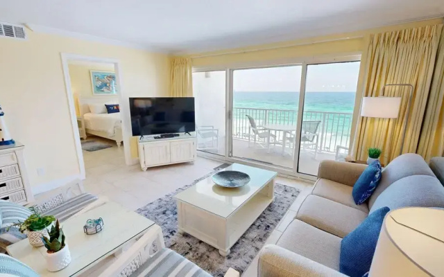 Beach House 601d 2 Bedroom Condo by RedAwning