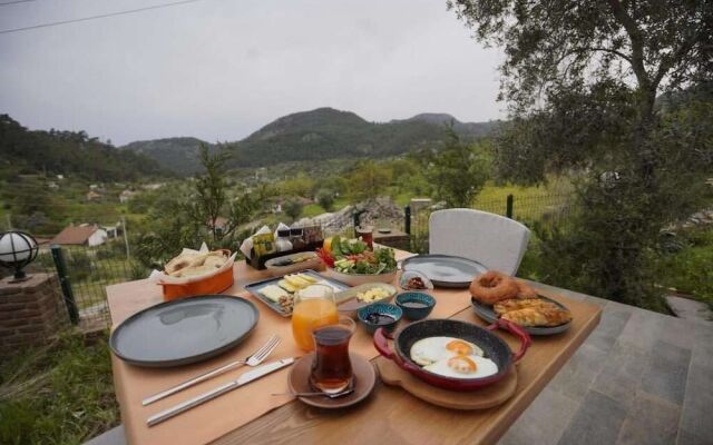 Mons Casa Boutique Hotel