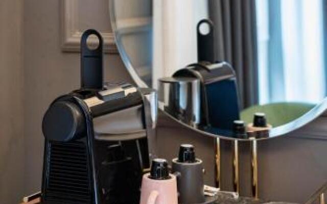 Reina 107 Beach Boutique