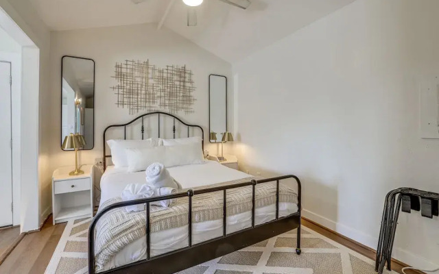 Charming Chandler Retreat w/ Furnished Patio!