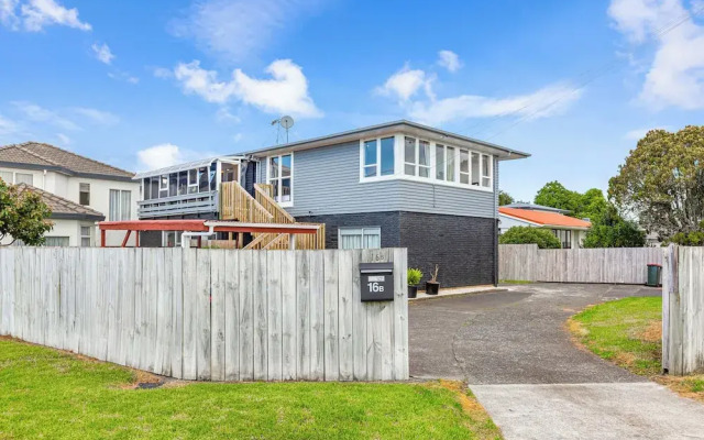 Freshly Renovated 3Br Ellerslie Home