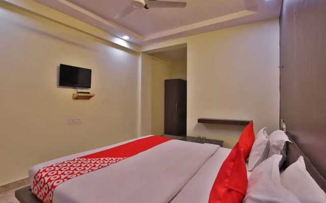 OYO Flagship 28024 Hotel Royal Palace