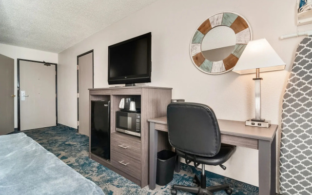 American Inn Suites Detroit Metro Airport