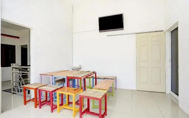 Homestay Bougenville by OYO Rooms