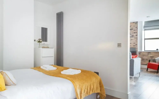 Platinum Apartment in Central Camden 9984