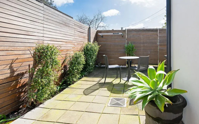 Lovely 2BR Home in Norwood