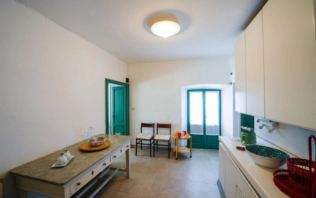 Il Motto Villa With big Garden and Lake View