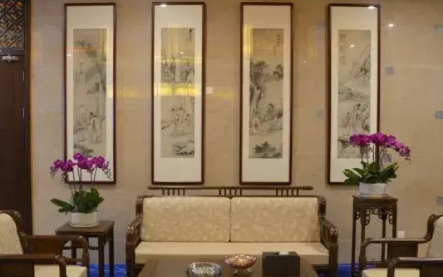 Mingcheng Jinjiang Hotel