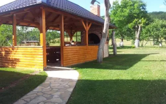 Guest House Family Varda