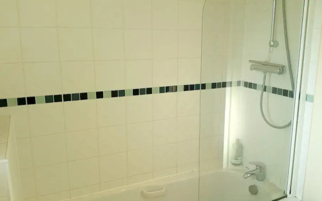 Central Station Apartment by Paymán Club