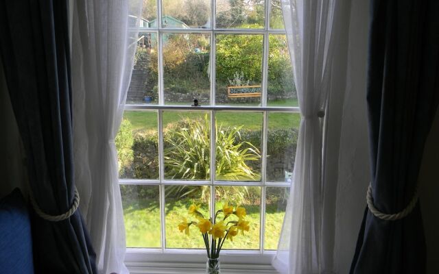 Stratton Gardens Guest House