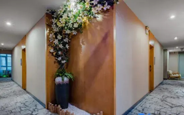Zhenpu E-sports Hotel (Zhongjing Ave Fanli Rd, Nanyang)