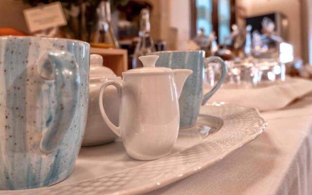 Kelina Charme Hotel by Cantine Due Palme