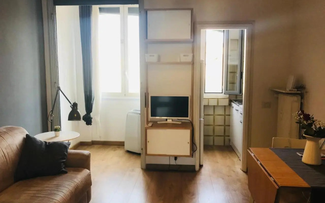 Cozy Apartment 3 Km Away From Duomo
