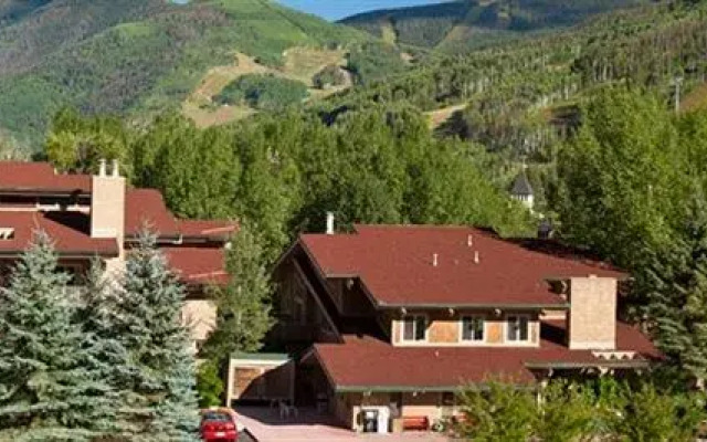 Sandstone Creek Club Condominiums