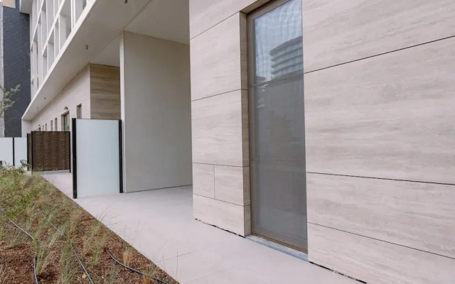 Serene Dikefront Apartment With en Suite Bedrooms and Stunning Views