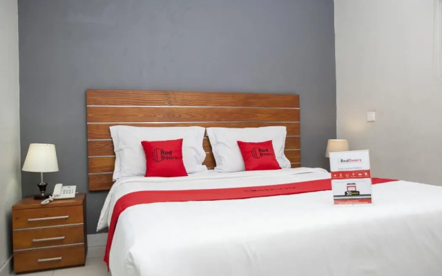 RedDoorz Plus near Asia Afrika 3