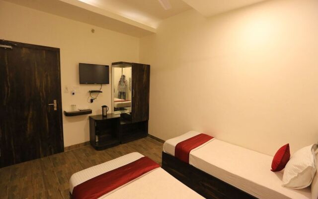 OYO Rooms 158 Gomti Nagar Kathota Jheel