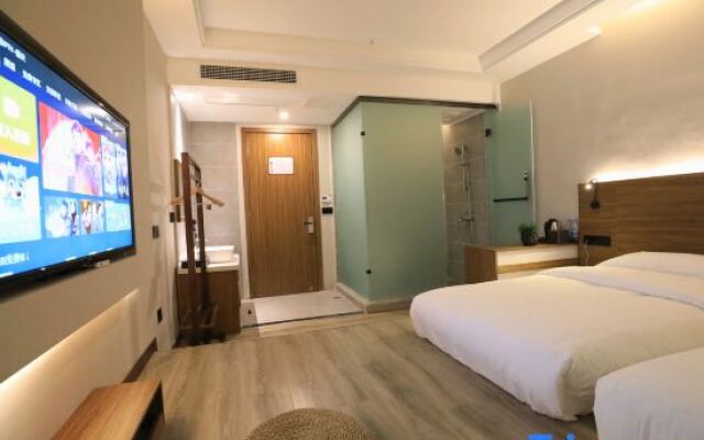 Yahao Hotel (Yongchuan East Railway Station)