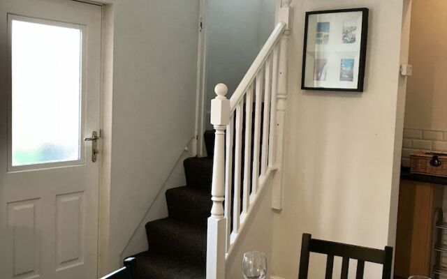 3 Bedroom House Close to M6 & M55
