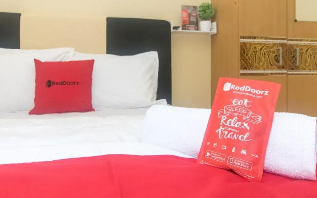 RedDoorz Syariah near Stasiun Madiun