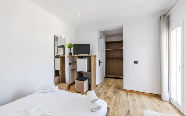 Bliss Triple Room in Gjirokast r