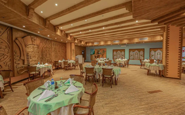 Titanic Palace - Families and Couples only