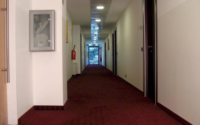 Groane Hotel Residence