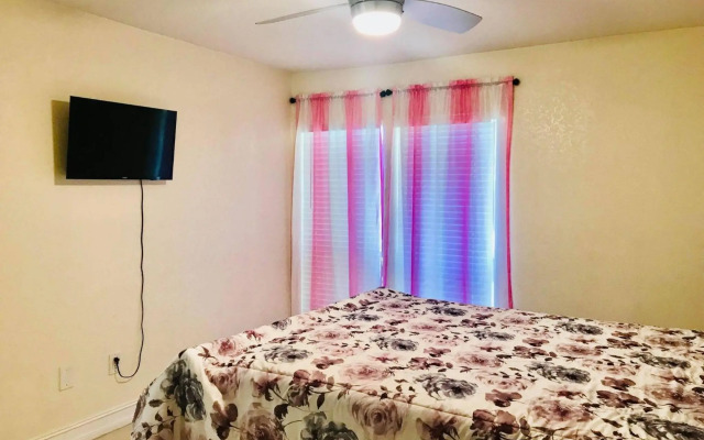 Spacious Condo close to Siesta