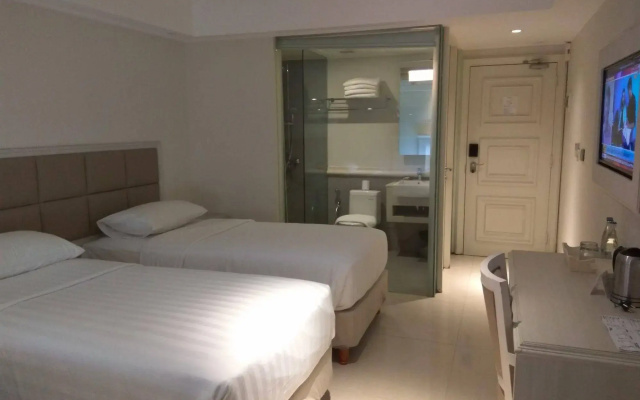Alron Hotel Kuta Powered by Archipelago