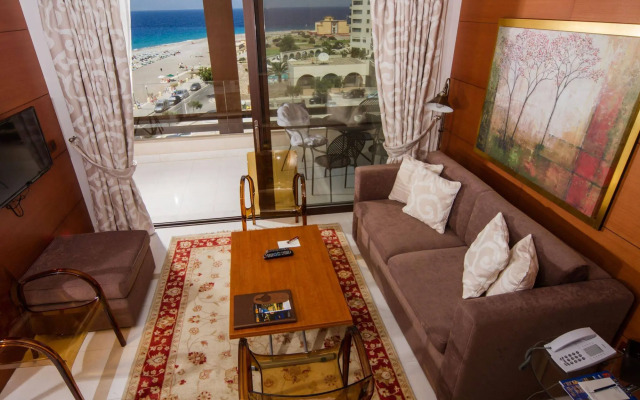 Bellevue On The Beach Suites