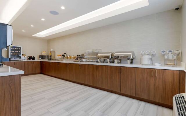 Comfort Inn & Suites