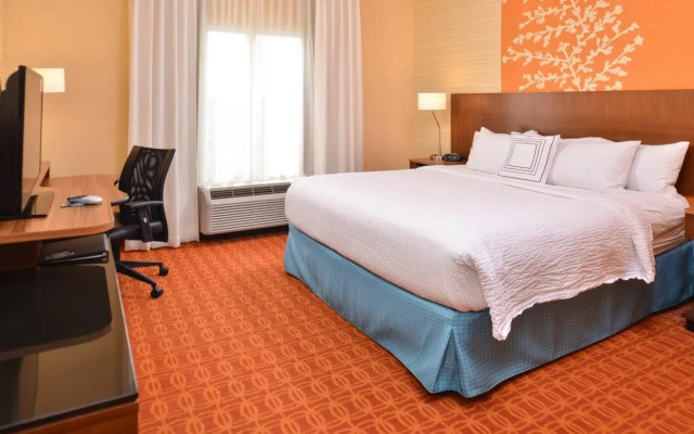 Fairfield Inn & Suites Calhoun