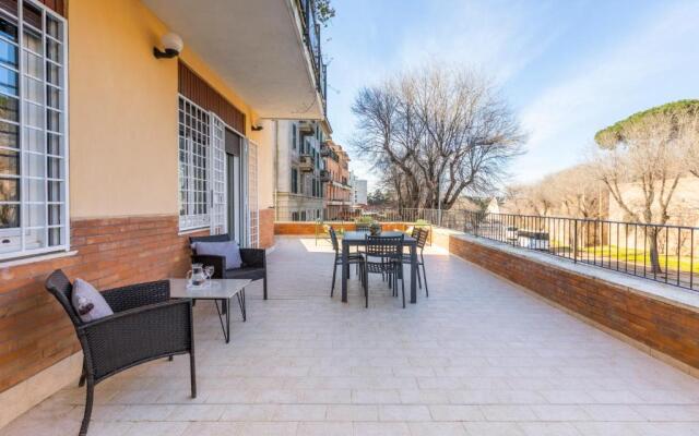 5-Bedroom and Terrace near Ostiense and San Saba