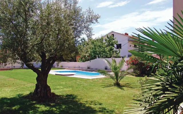 Awesome Apartment in Novigrad With 2 Bedrooms, Internet and Outdoor Swimming Pool