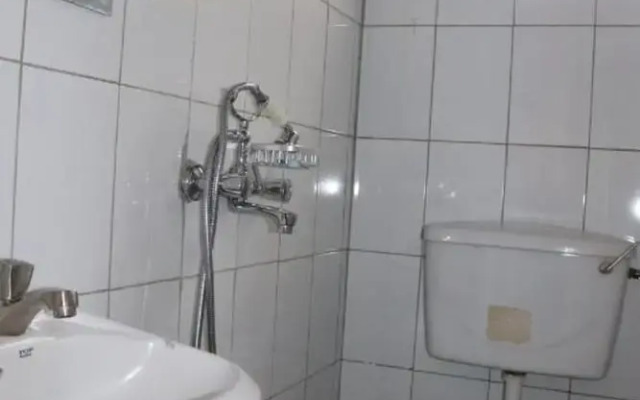 Perfect and Precise Motel