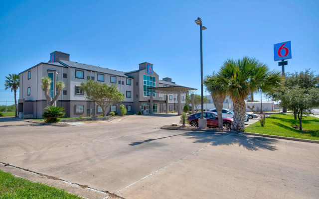 Motel 6 Harlingen, TX
