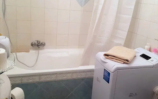 Home near Franklin College and Lugano Center