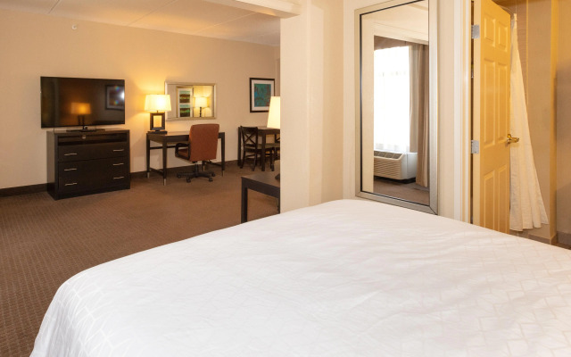 Holiday Inn Express & Suites Jacksonville Airport by IHG