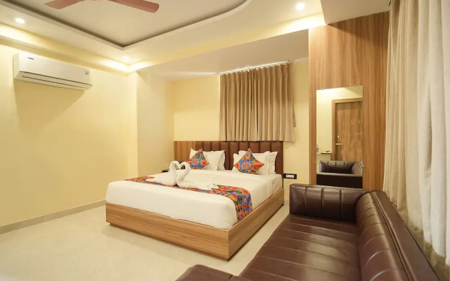 FabHotel Royal Chandra