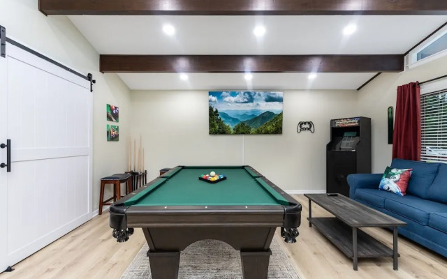 Becca's Place 3 Bedroom Home by RedAwning