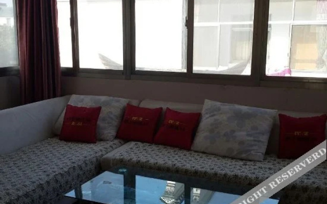 Sanxing Zhuyuan Farmhouse
