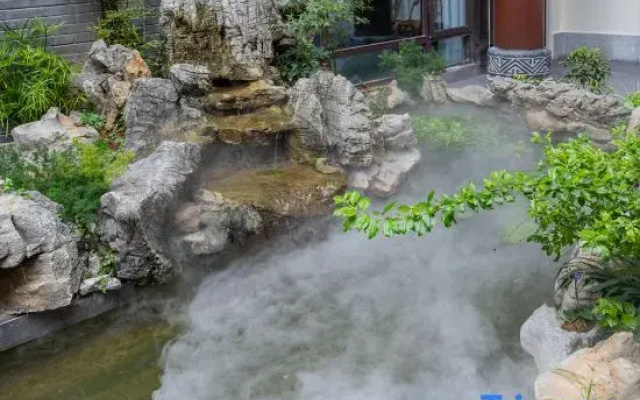 Quxiang Yazhu Chufeng Courtyard Homestay (Jiuge Alley)