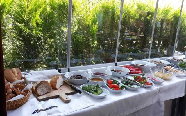 Leontopolis Apart Hotel