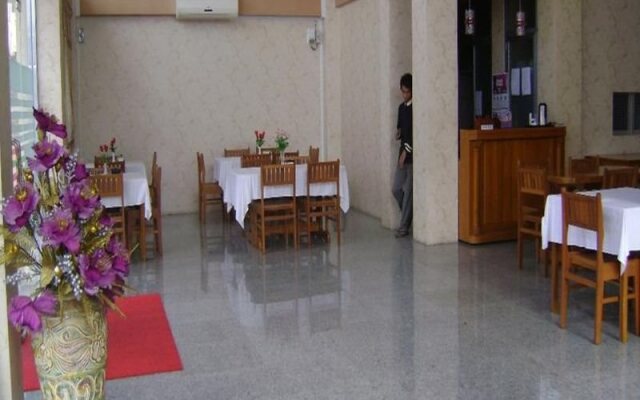 Royal Boss Hotel